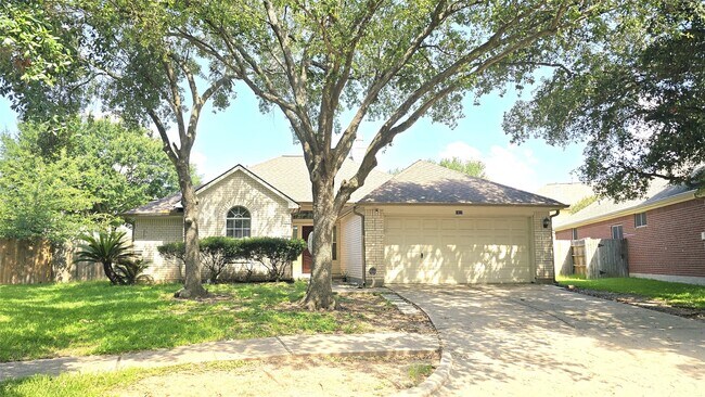 Building Photo - 4827 Hidden Chestnut Ln