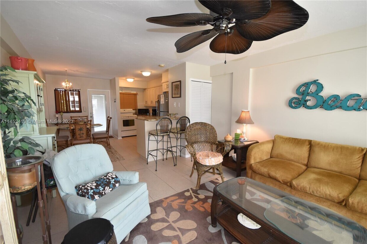 Primary Photo - 33 S Ocean Ave