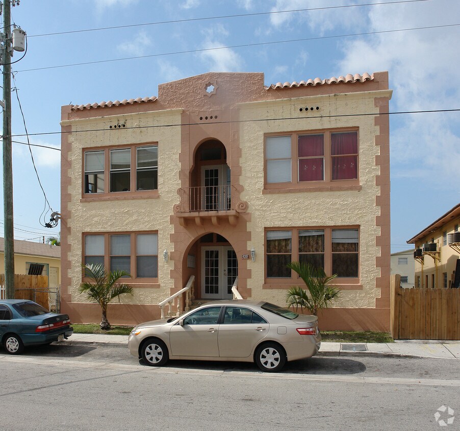 Primary Photo - 920 SW 5th St