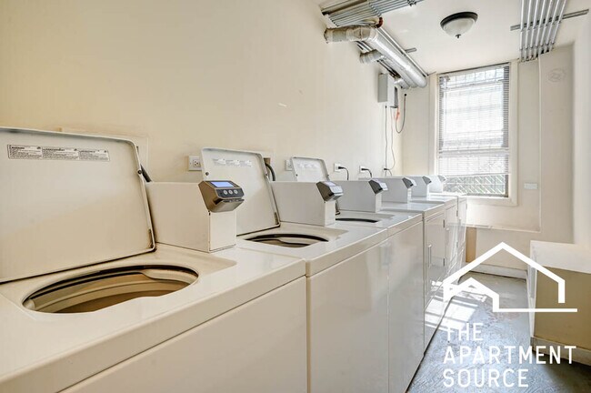 Foto del edificio - 4737 N Hermitage Ave