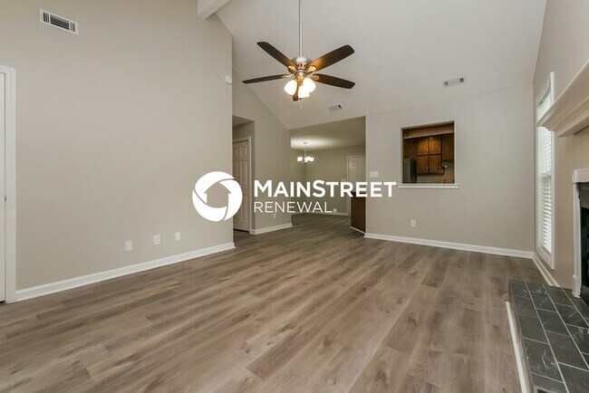 Foto del edificio - 3 Bedroom Pet-Friendly Home in McDonough, GA with Main Street Renewal
