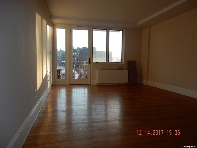Foto del edificio - 116-11 Curzon Rd
