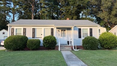 Building Photo - 305 Deal Dr