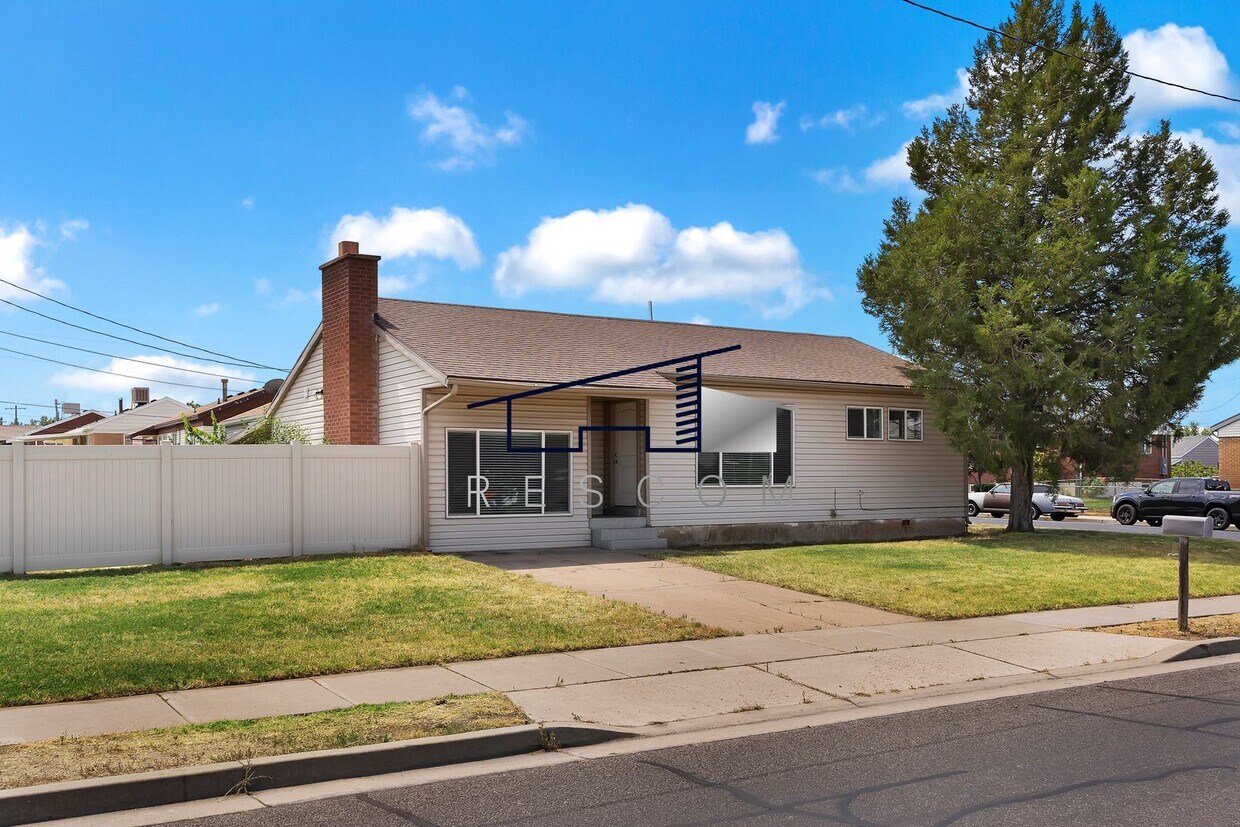 Foto principal - Washington Terrace 2 Bedroom Home!