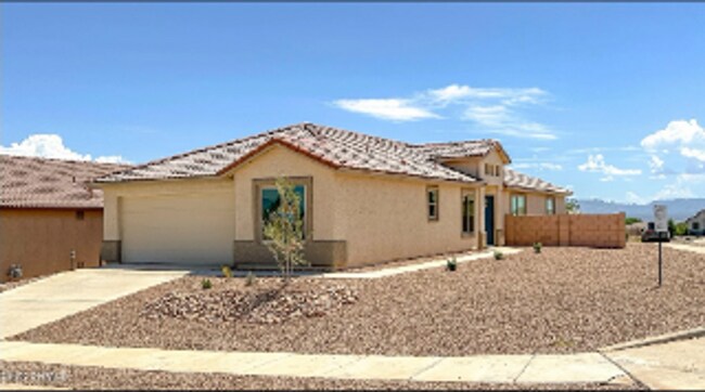 Building Photo - Modern Benson Home For Rent