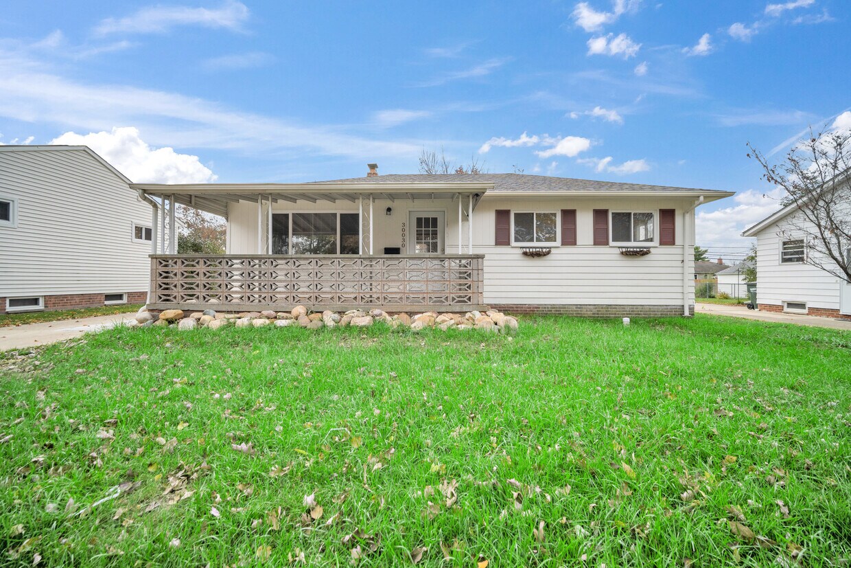 Primary Photo - 30030 Vineyard Rd