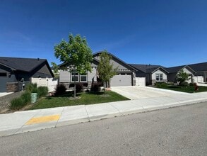Building Photo - 10496 W Daylily Ct