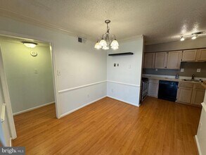 Building Photo - 3101 Patrick Henry Dr