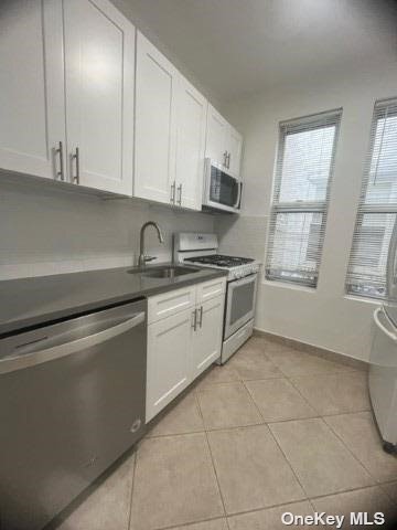 Building Photo - 60-61-61 60th Dr
