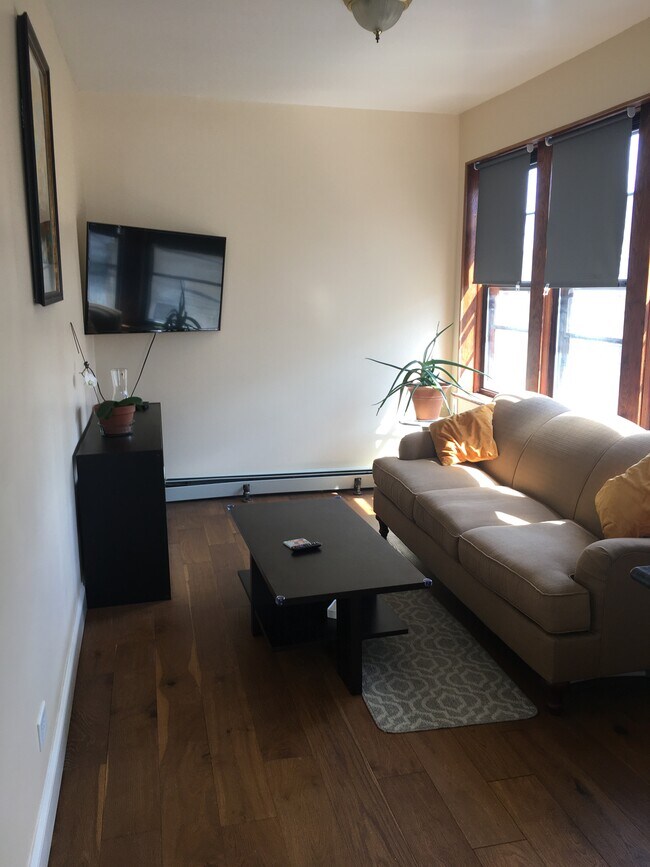 Living Area - 516 67th St