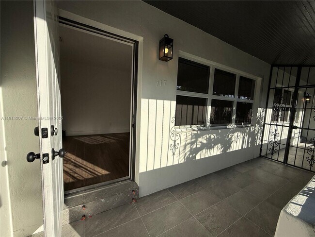 Foto del edificio - 115 NW 118th St