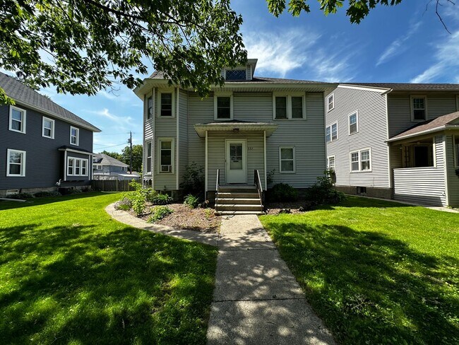 Foto del edificio - 337 N Maple Ave