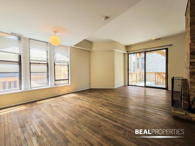 Foto principal - 2 bedroom in CHICAGO IL 60657