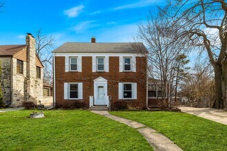 Building Photo - 1175 Campbell Ave