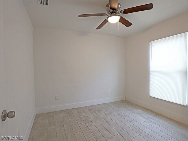 Building Photo - 290 Delray Ave