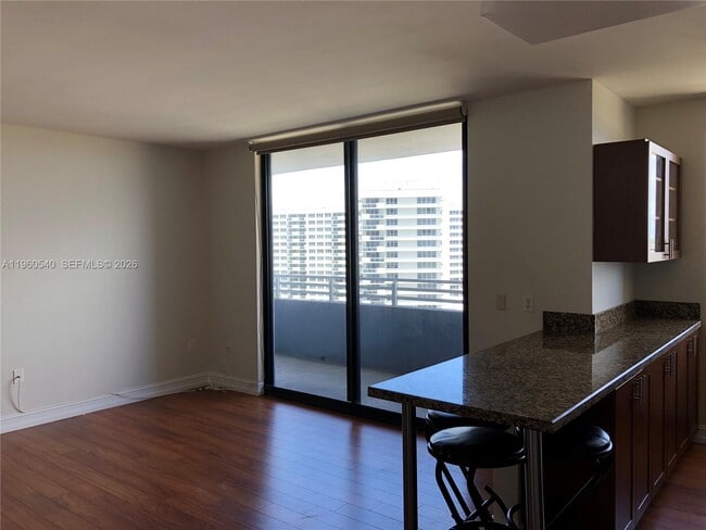 Building Photo - 1330 West Ave