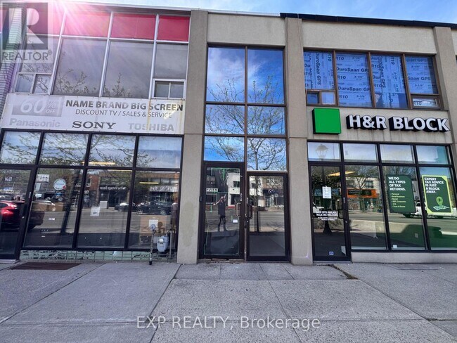 Photo du bâtiment - 256 Lakeshore Rd E
