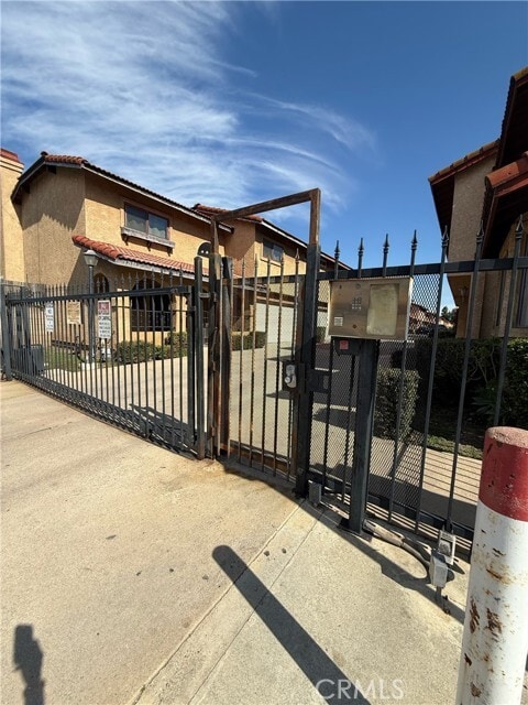 Foto del edificio - 12121 Ramona Blvd