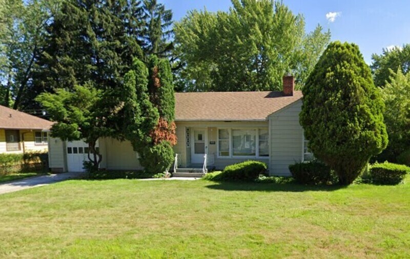 19900 Kings Hwy, Warrensville Heights, OH 44122 House for Rent in