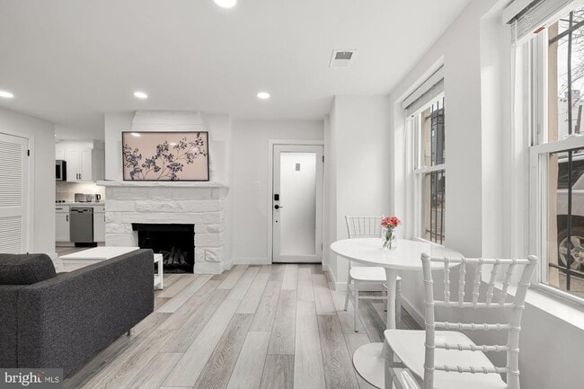 Building Photo - 1821 19th St NW