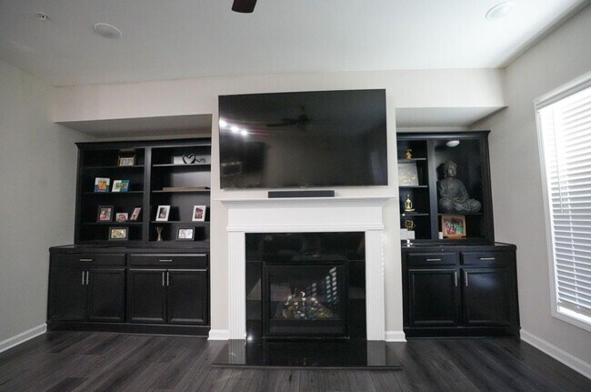 Building Photo - 1338 Elderwood Way