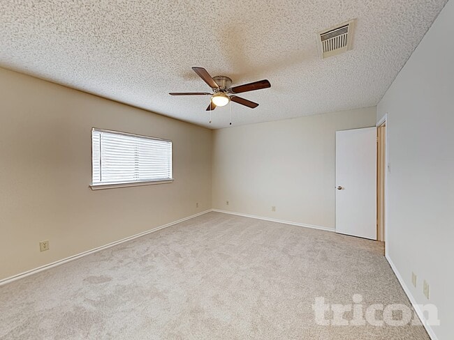 Foto del edificio - 6714 Barton Rock Ln