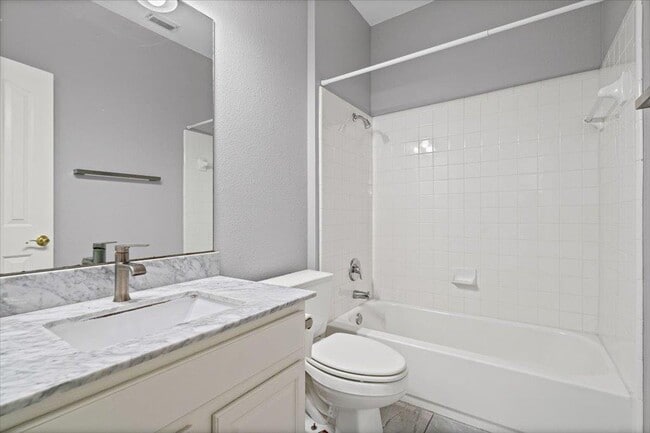 Building Photo - 6925 Larue Belle Cove