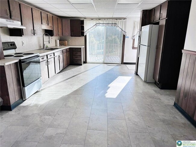 Foto del edificio - 3450 W Columbia St