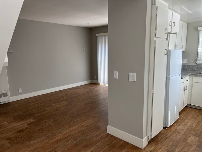 Living room - 11826 Venice Blvd