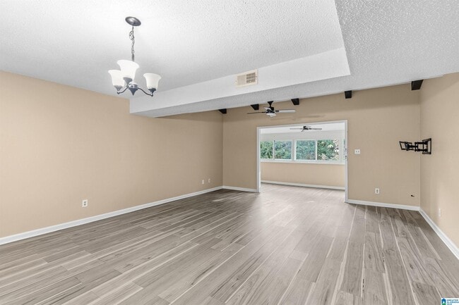 Foto del edificio - 510 Running Brook Rd