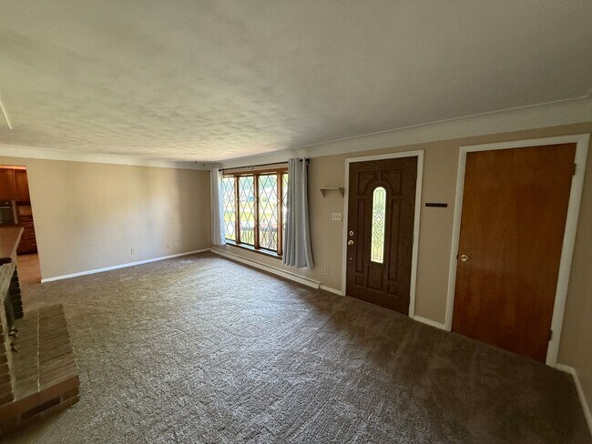 Foto del edificio - Home For Rent By Capital Property Management