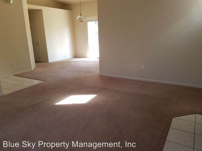 Foto del edificio - 3 br, 2 bath House - 1002 N Elderwood St