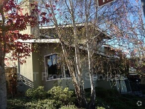 Building Photo - 881 Peach St