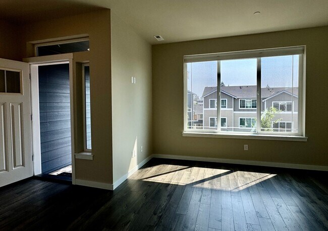 Foto del edificio - Beautiful 4 bedroom in desirable Manette n...