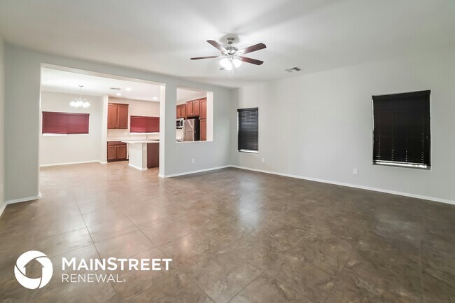 Building Photo - 4922 N 110th Ln