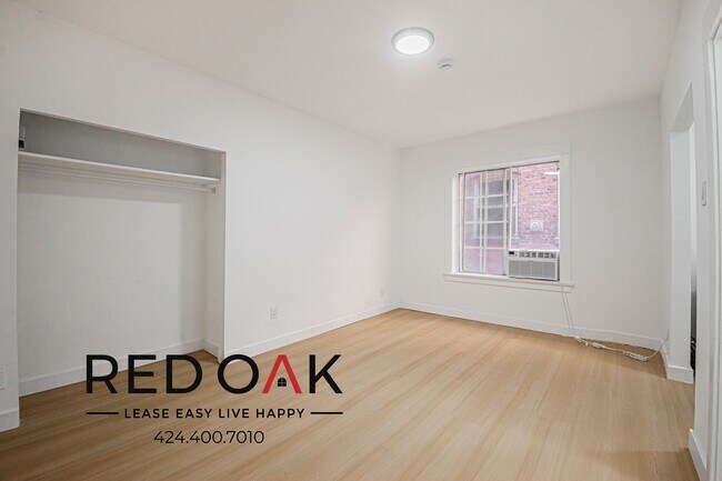 Foto del edificio - 1110 S Lake St