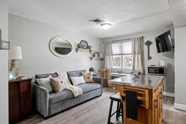 Foto del edificio - 5 Blackstone Dr