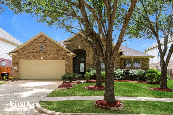 Foto principal - 3211 Oak Park Ln
