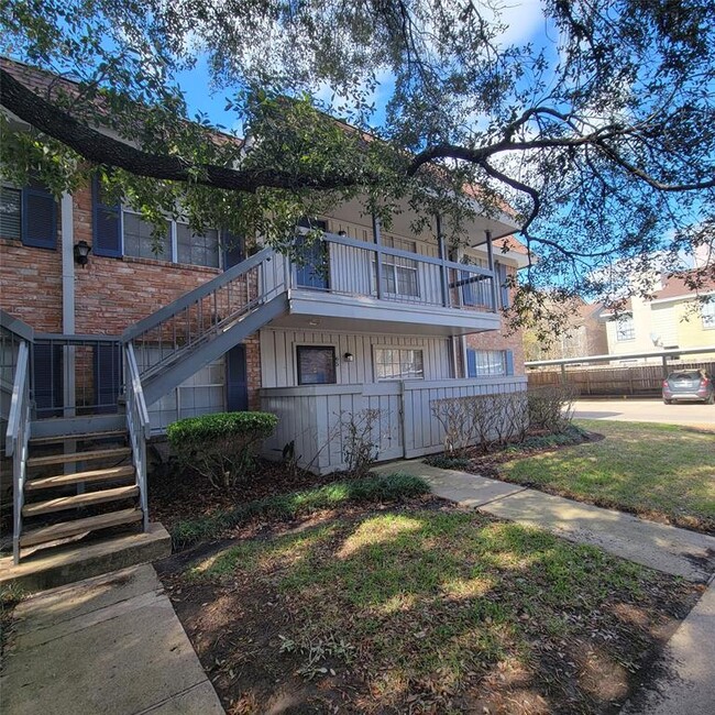 Building Photo - 2250 Bering Dr