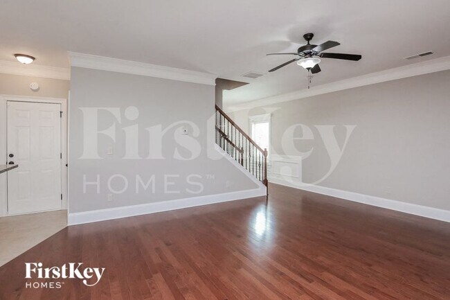 Building Photo - 621 Summerstone Ln