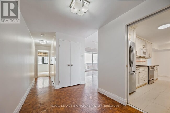 Photo du bâtiment - 260-1260 Heath St W