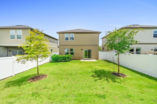 Foto del edificio - 1782 Sundance Chase Rd