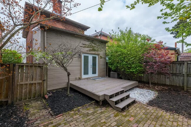 Foto del edificio - 974 S Front St