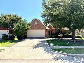 Building Photo - 902 Rockton Dr