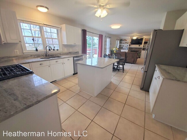 Foto del edificio - 5 br, 3.5 bath House - 21 Scotland Circle