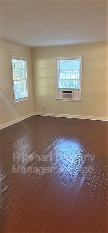 Foto del edificio - 352 Scoggins St