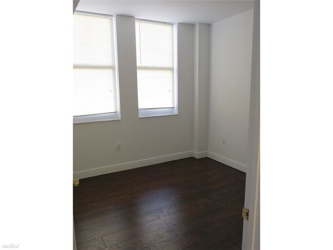 Building Photo - 4100 Salzedo St