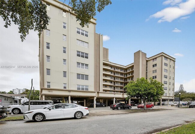 Foto del edificio - 1811 Jefferson St