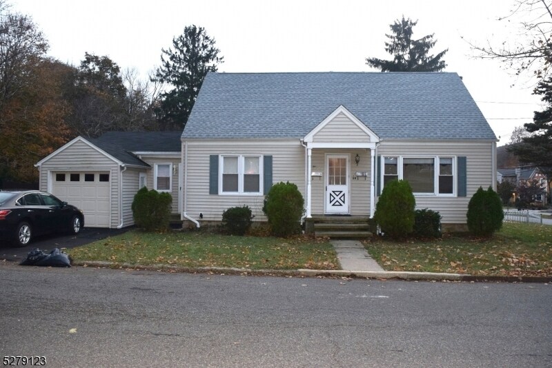 Primary Photo - 156 E Prospect St
