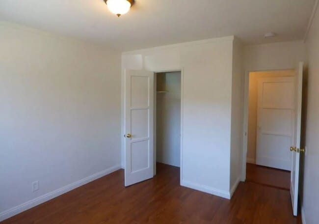 Building Photo - 636 N Heliotrope Dr